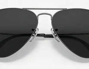 Óculos de sol polarizados Ray-Ban Aviator Classic tamanho Standard armação polished black y lente black